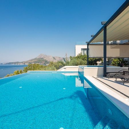 Bella Figura Apartments - Heated Pool Omiš Екстериор снимка