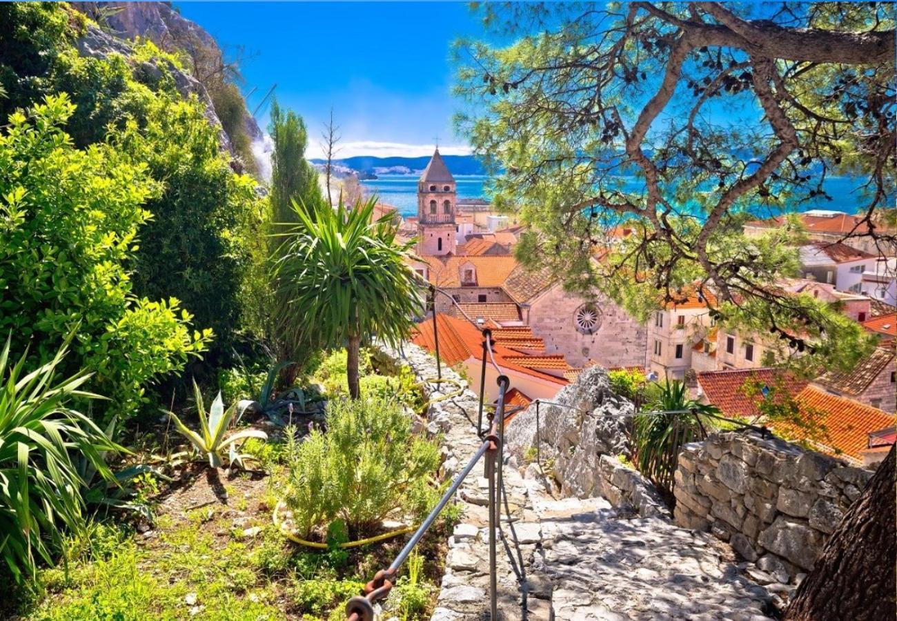 Bella Figura Apartments - Heated Pool Omiš Екстериор снимка