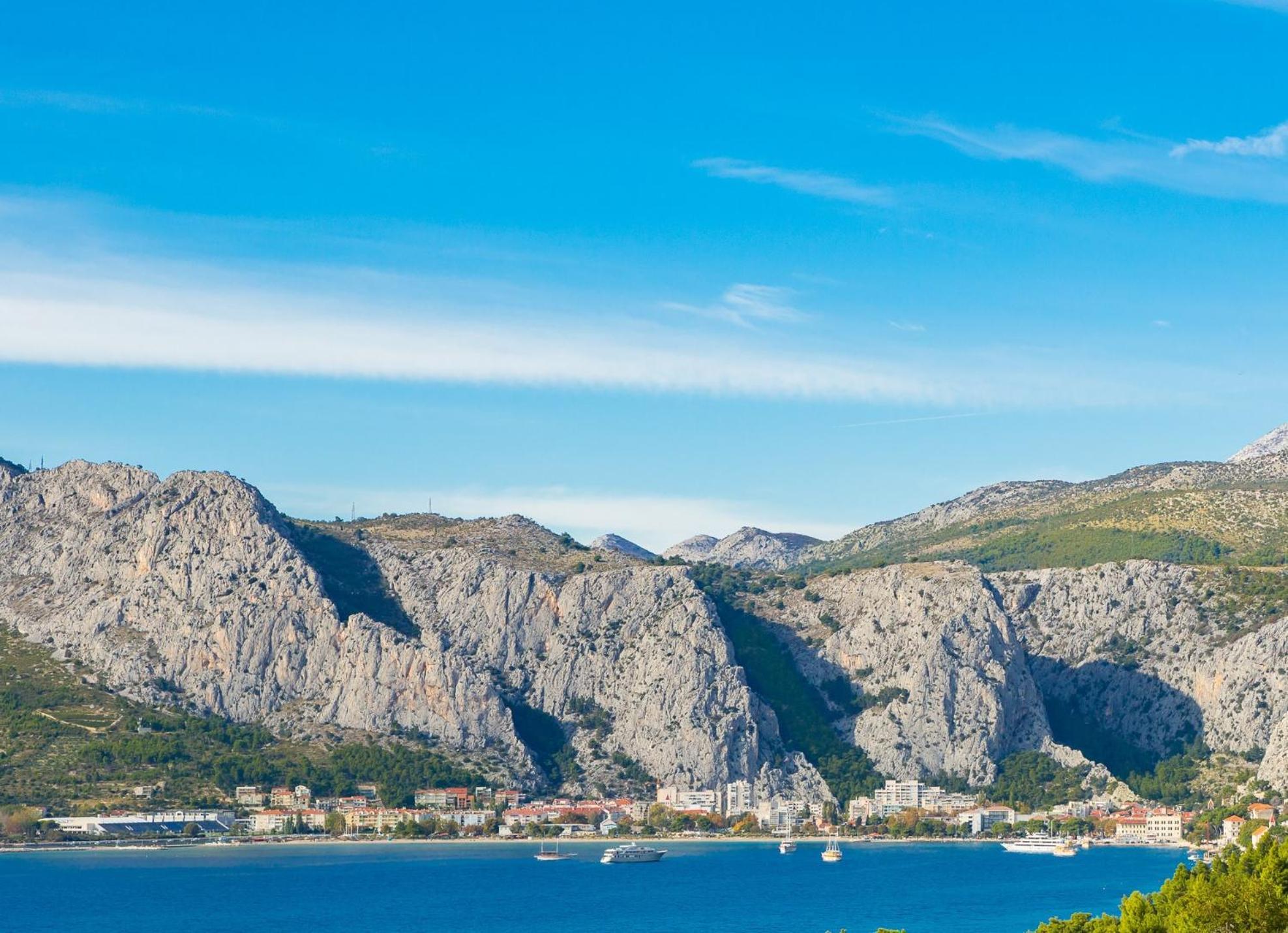 Bella Figura Apartments - Heated Pool Omiš Екстериор снимка