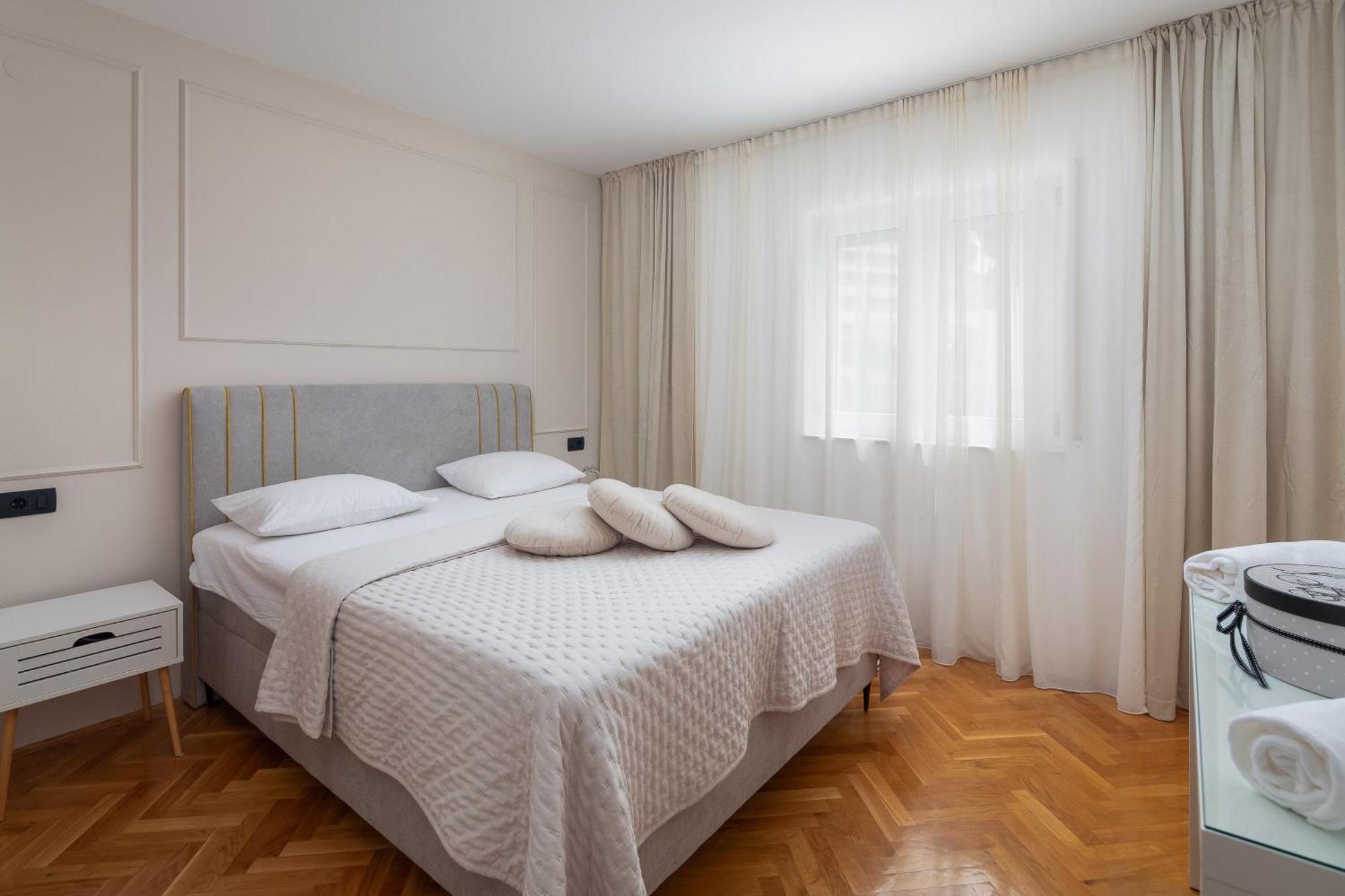 Bella Figura Apartments - Heated Pool Omiš Екстериор снимка