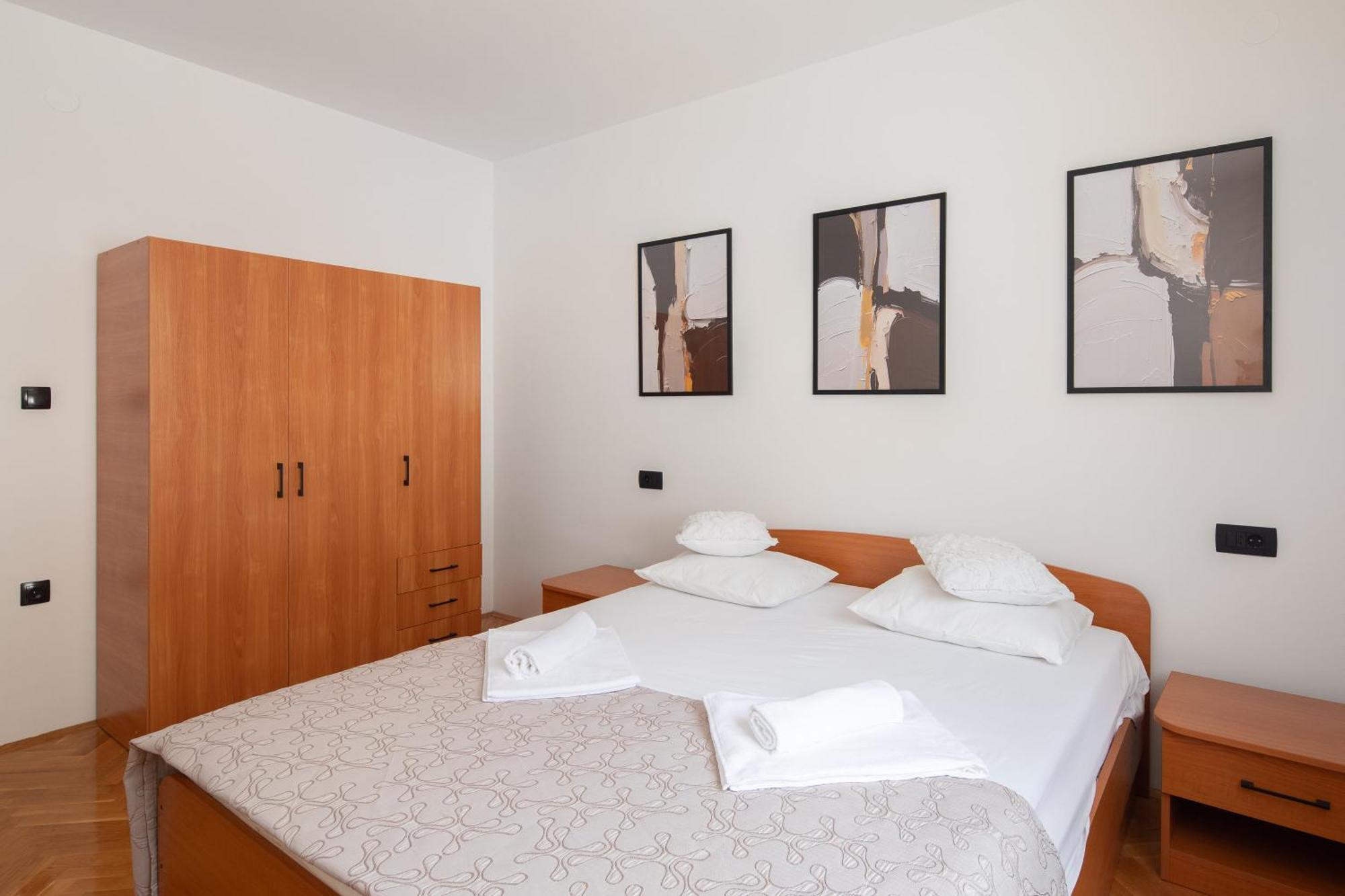 Bella Figura Apartments - Heated Pool Omiš Екстериор снимка
