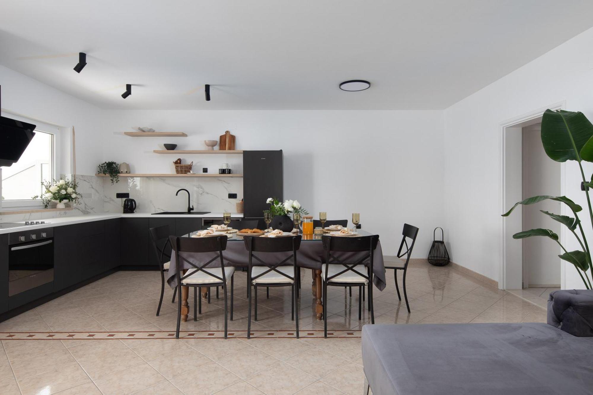 Bella Figura Apartments - Heated Pool Omiš Екстериор снимка