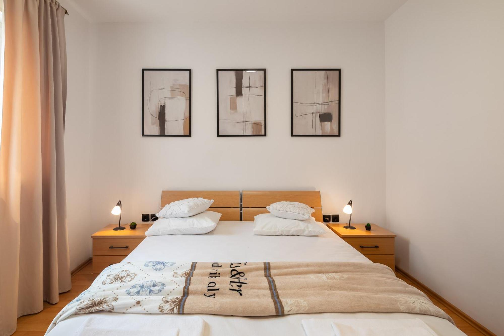Bella Figura Apartments - Heated Pool Omiš Екстериор снимка