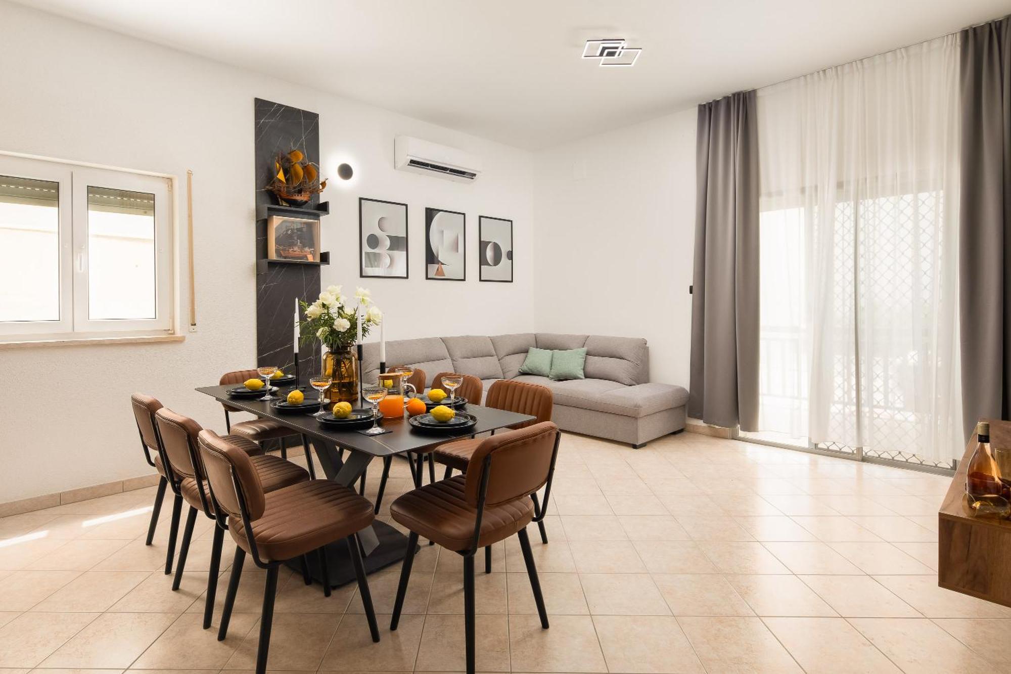 Bella Figura Apartments - Heated Pool Omiš Екстериор снимка