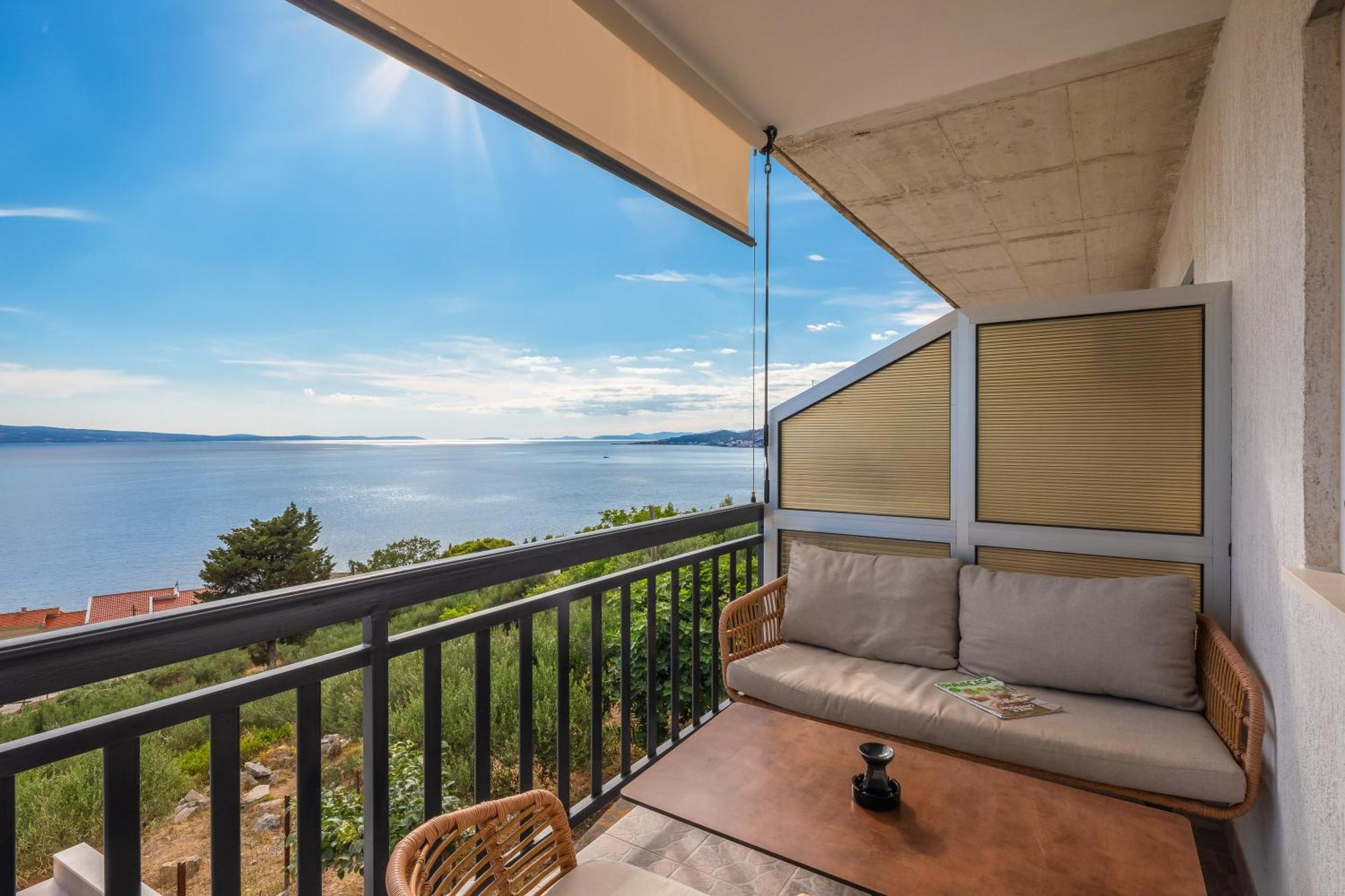 Bella Figura Apartments - Heated Pool Omiš Екстериор снимка