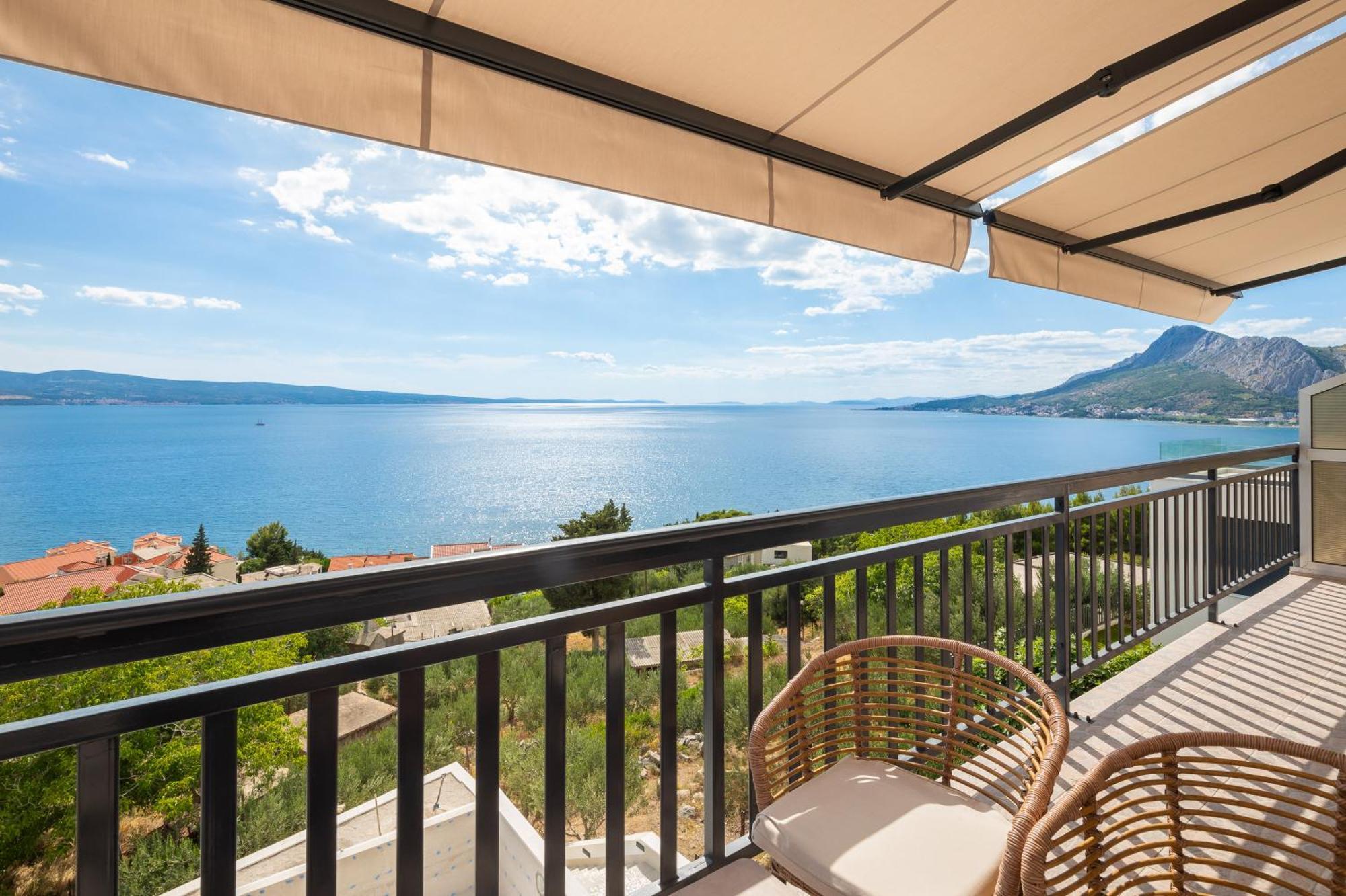Bella Figura Apartments - Heated Pool Omiš Екстериор снимка