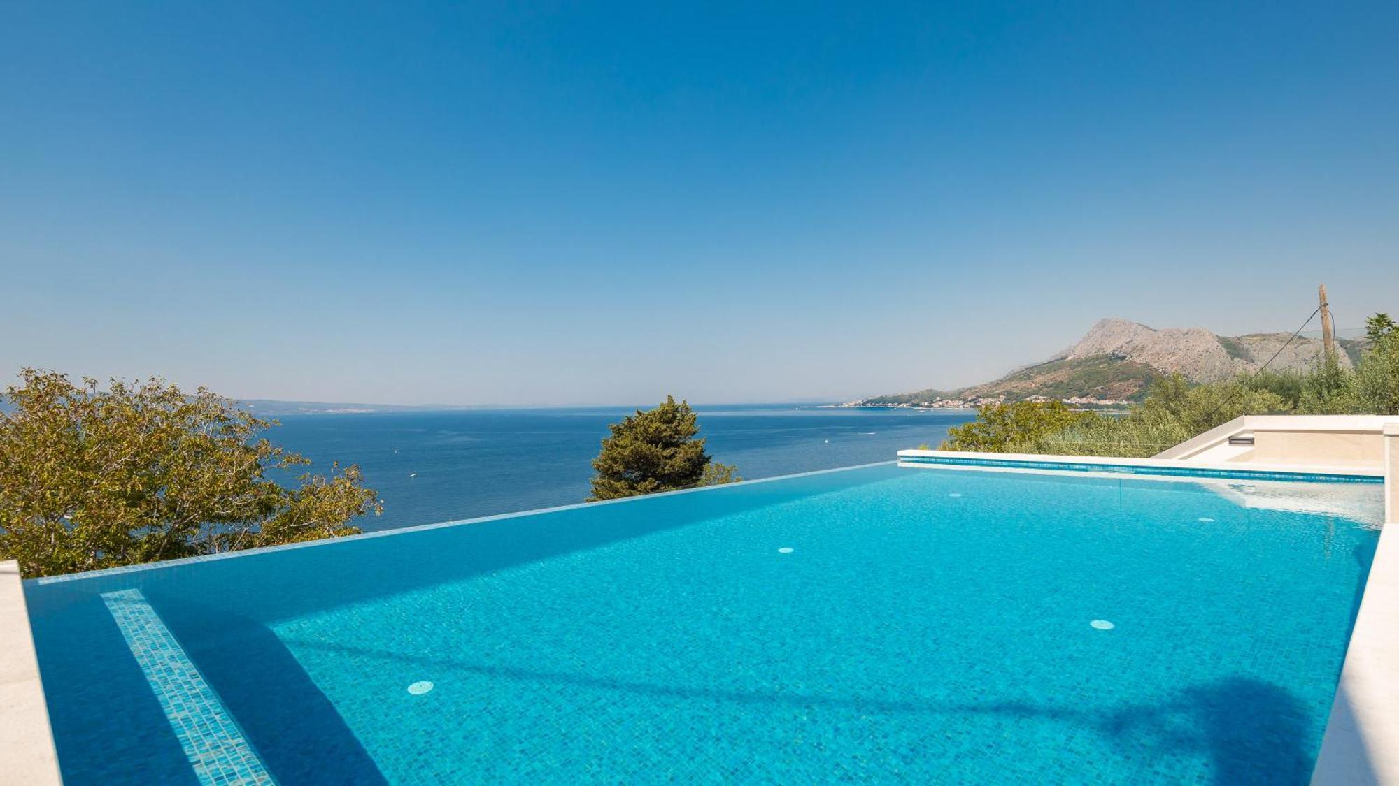 Bella Figura Apartments - Heated Pool Omiš Екстериор снимка