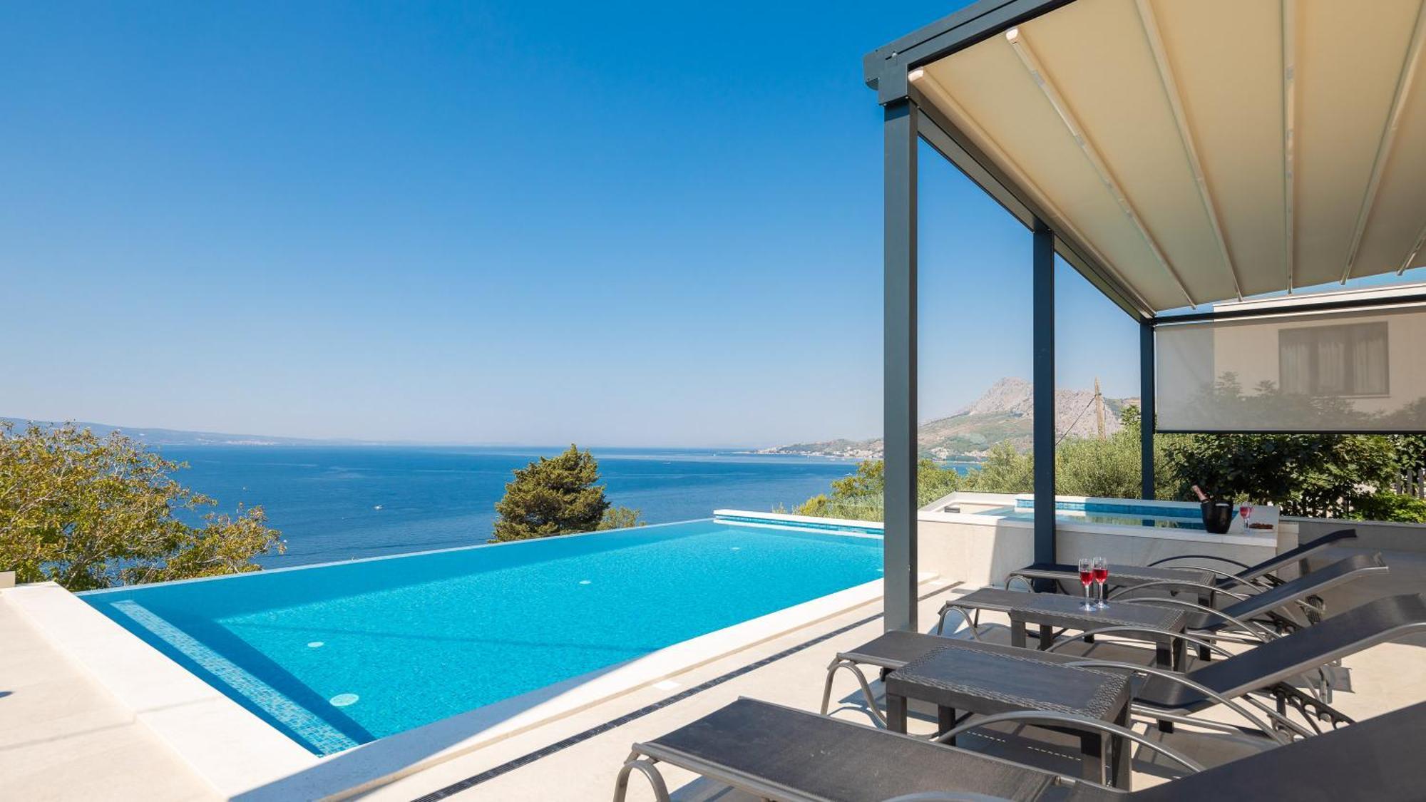 Bella Figura Apartments - Heated Pool Omiš Екстериор снимка