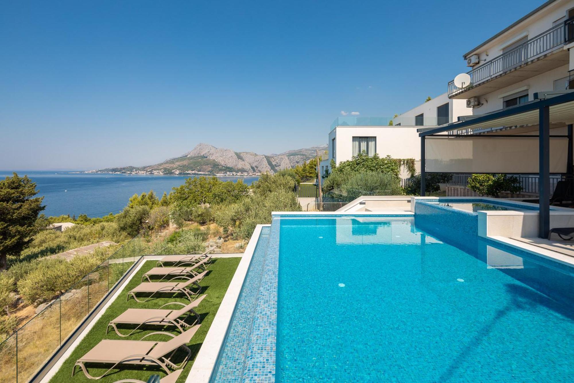 Bella Figura Apartments - Heated Pool Omiš Екстериор снимка