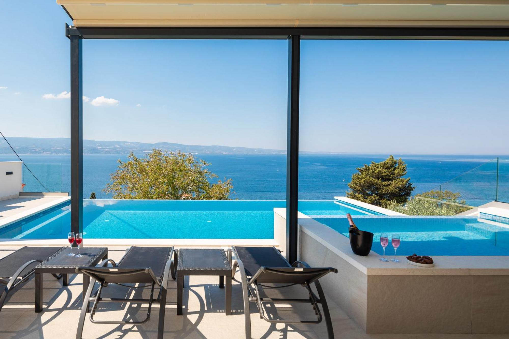 Bella Figura Apartments - Heated Pool Omiš Екстериор снимка