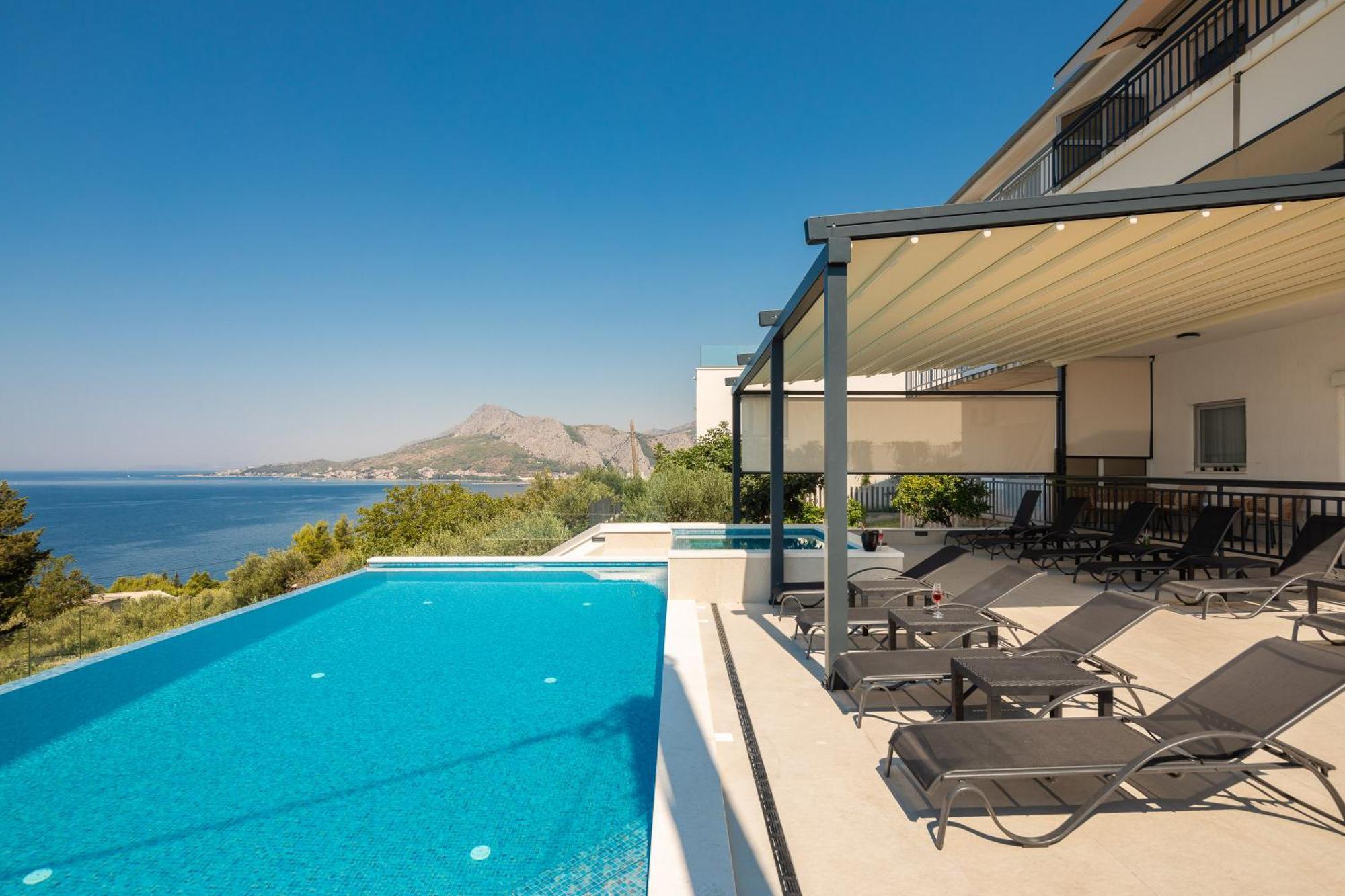 Bella Figura Apartments - Heated Pool Omiš Екстериор снимка