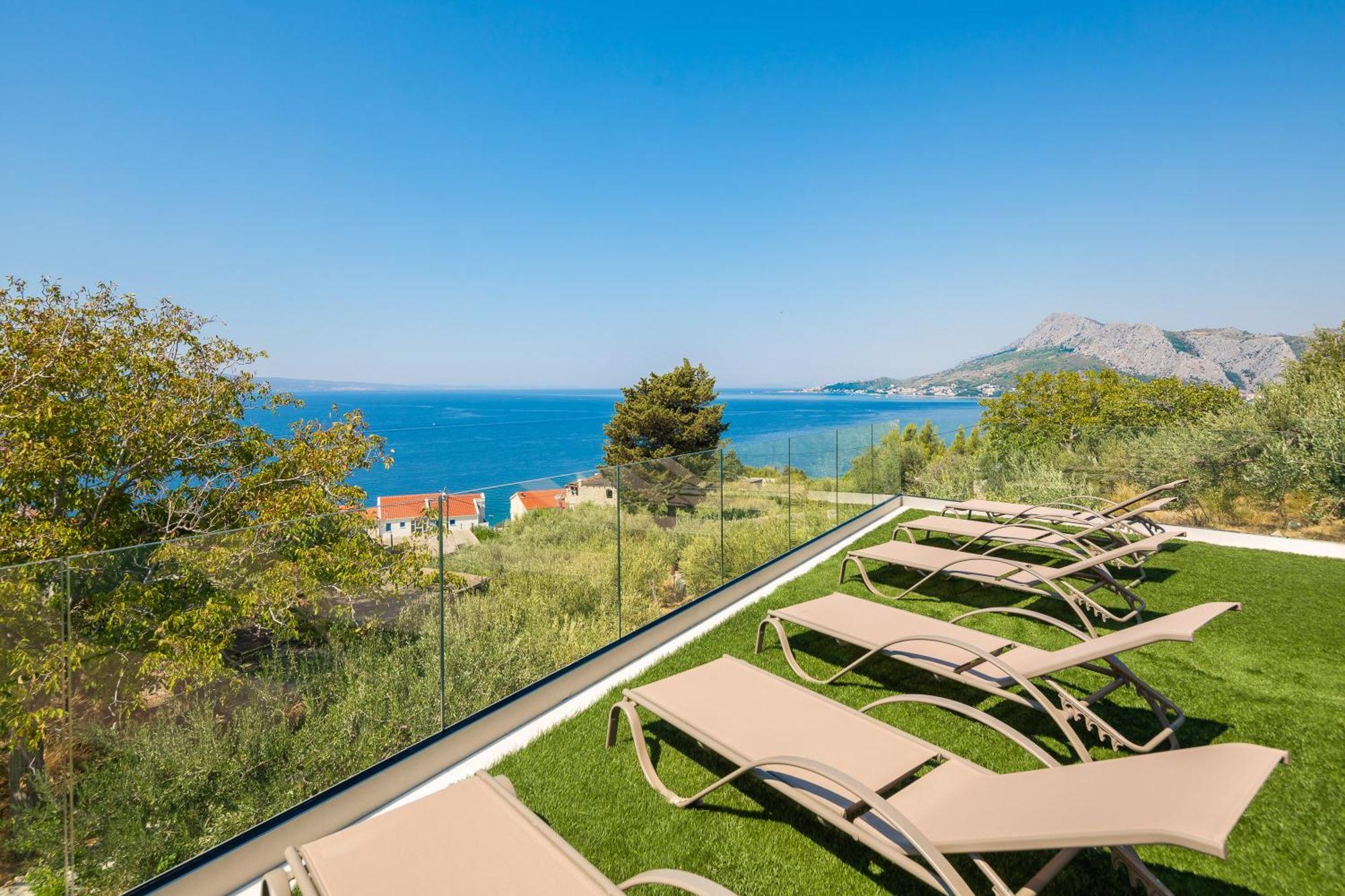 Bella Figura Apartments - Heated Pool Omiš Екстериор снимка