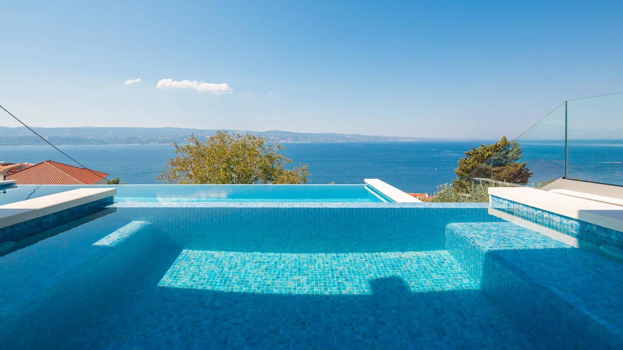 Bella Figura Apartments - Heated Pool Omiš Екстериор снимка