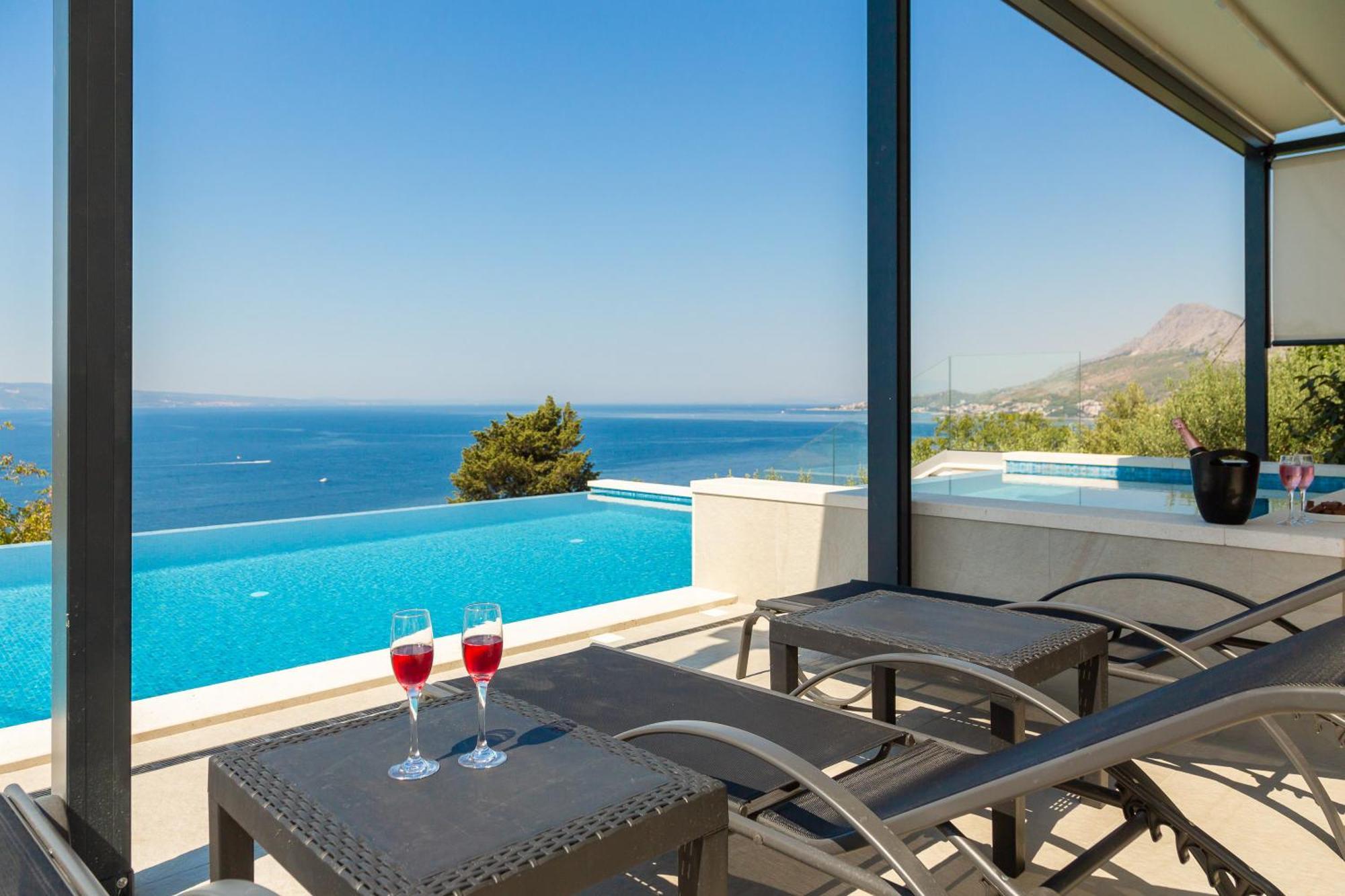 Bella Figura Apartments - Heated Pool Omiš Екстериор снимка